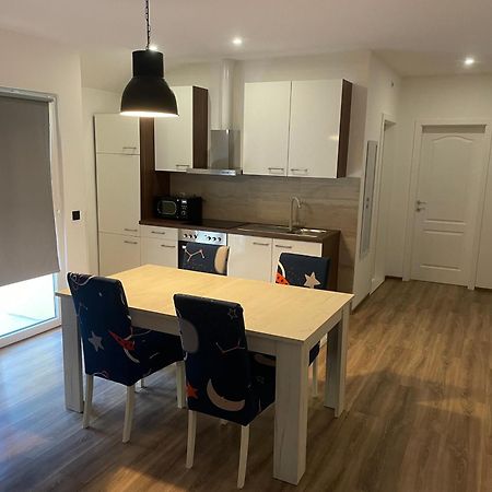 Apartmani Bm บีโอกราดนาโมรู ภายนอก รูปภาพ