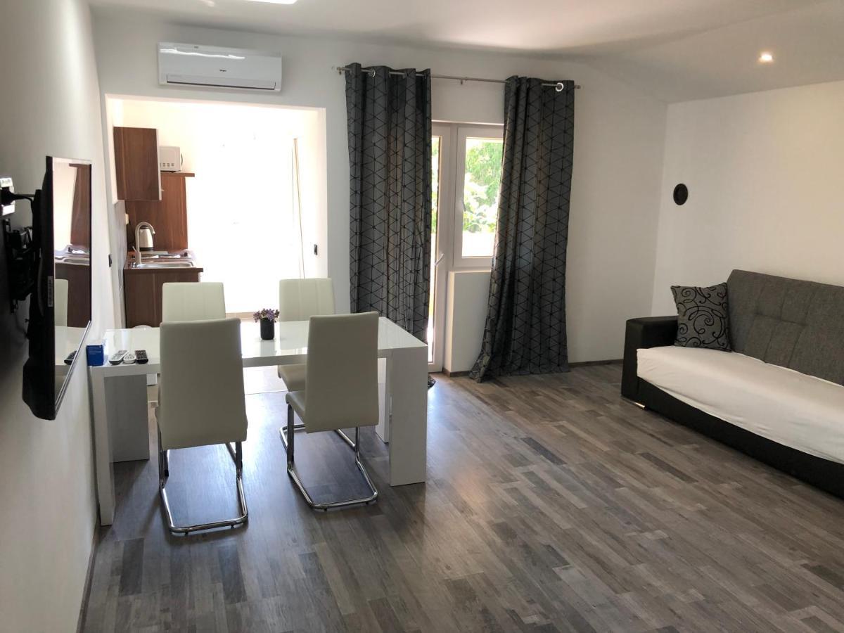 Apartmani Bm บีโอกราดนาโมรู ภายนอก รูปภาพ