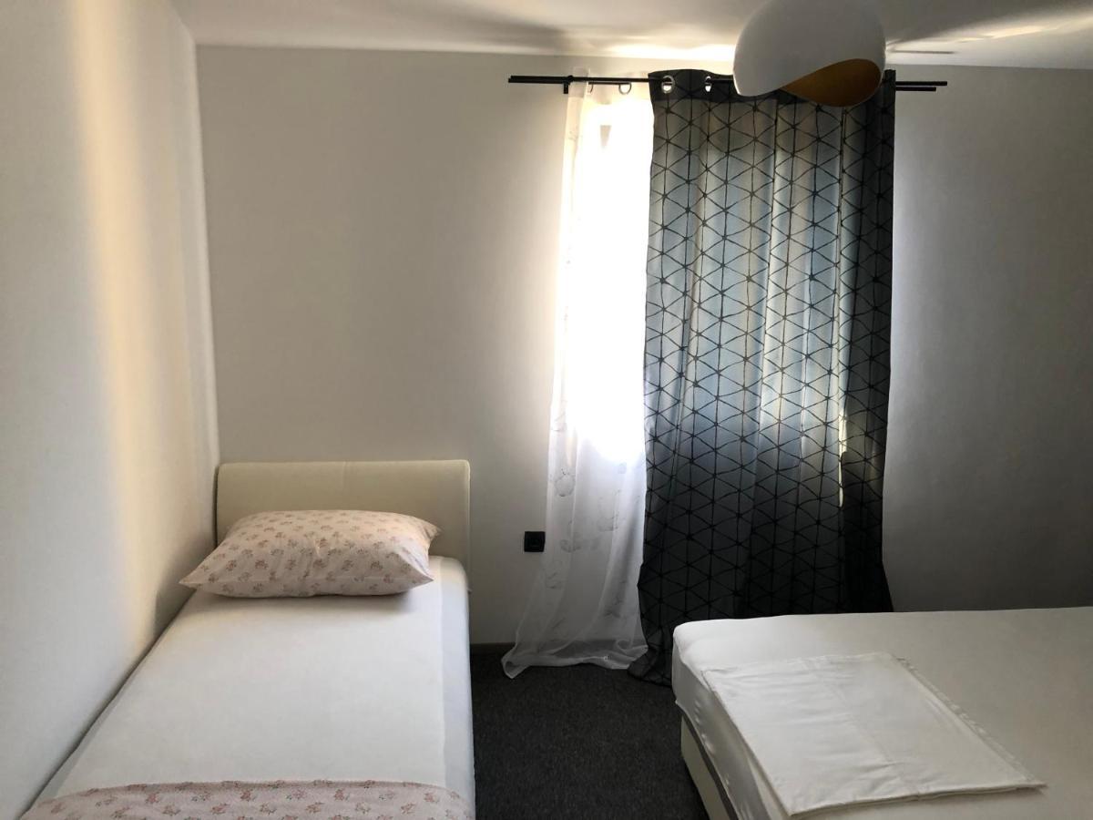 Apartmani Bm บีโอกราดนาโมรู ภายนอก รูปภาพ