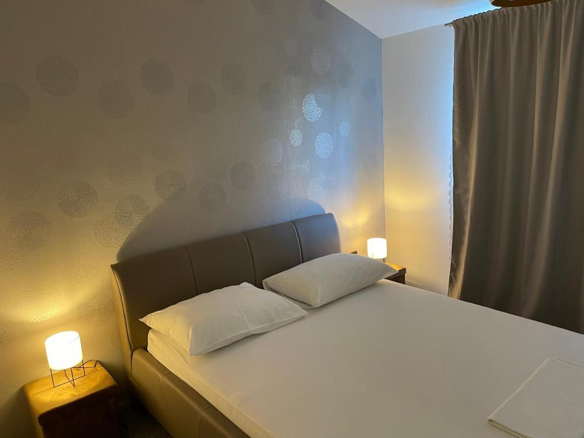 Apartmani Bm บีโอกราดนาโมรู ภายนอก รูปภาพ
